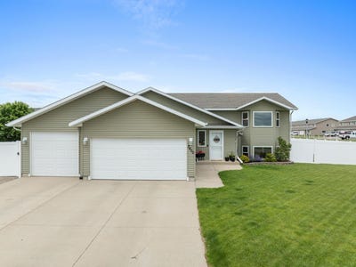 /international/us/3400-15th-st-minot-nd-110108932225/