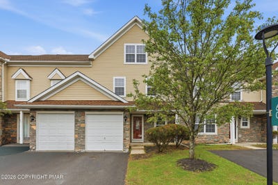 /international/us/60-lower-ridge-view-circle-east-stroudsburg-pa-110107995632/