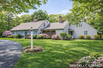 /international/us/4-surrey-lane-east-dennis-ma-110106670042/