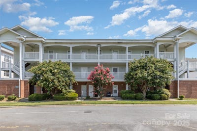 /international/us/9271-meadow-vista-road-charlotte-nc-110100518605/
