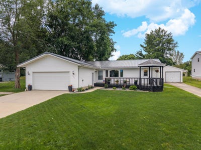 /international/us/403-e-pease-street-heyworth-il-110108874642/