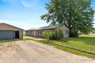 /international/us/3230-johnson-avenue-newaygo-mi-110101117695/
