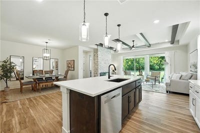 /international/us/19479-205th-terrace-street-spring-hill-ks-110106916806/