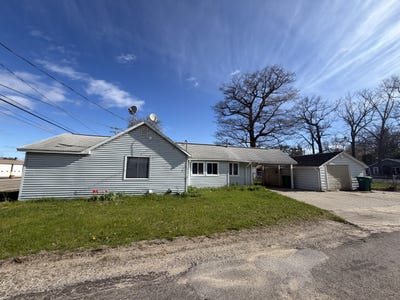/international/us/2613-s-gladwin-road-prudenville-mi-110105642465/