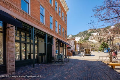 /international/us/404-s-galena-street-aspen-co-110108497202/