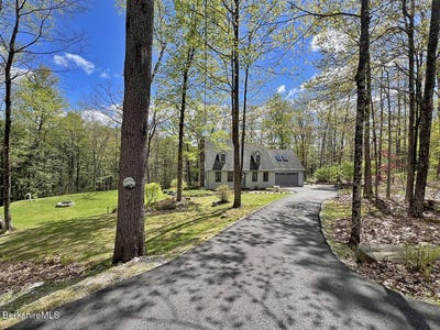 /international/us/7-stonebridge-way-tyringham-ma-110107953234/