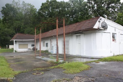 /international/us/tbd-us-hwy-17-s-w-corner-hwy-462-coosawhatchie-sc-110100198875/