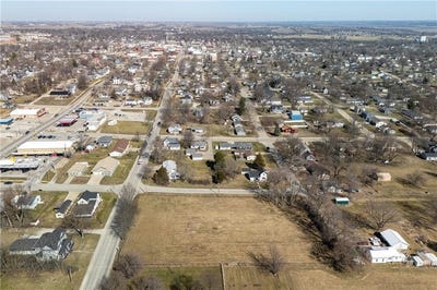 /international/us/s-market-lot-3-street-maryville-mo-110106703536/