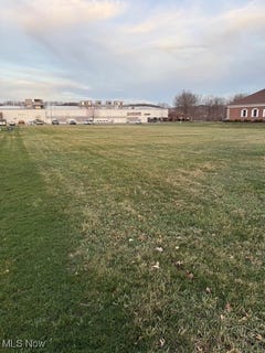/international/us/3030-n-wooster-avenue-dover-oh-110098283056/