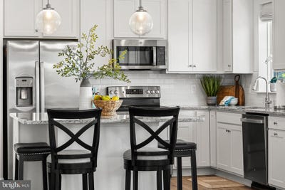 /international/us/13950-englefield-drive-woodbridge-va-110107689361/