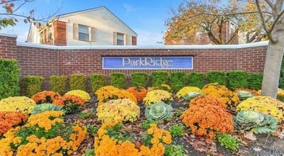 /international/us/67-65-a-cloverdale-lane-oakland-gardens-ny-110107924431/