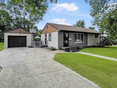 /international/us/1838-5th-st-minot-nd-110108936271/