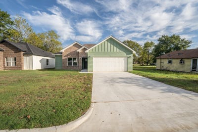/international/us/923-putnam-street-sulphur-springs-tx-110120482517/