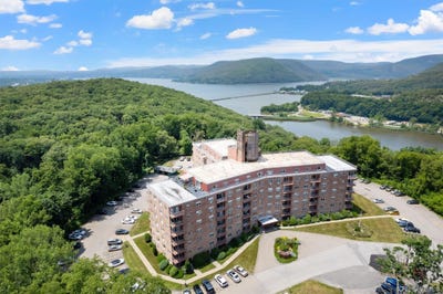 /international/us/1-lakeview-drive-peekskill-ny-110108232381/