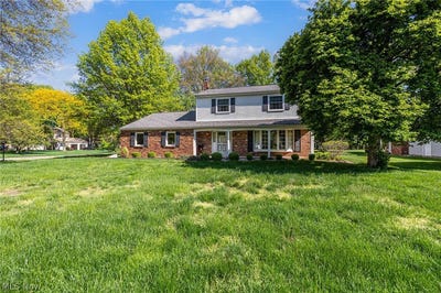 /international/us/32696-surrey-lane-avon-lake-oh-110107872657/