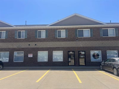 /international/us/7-hawkeye-dr-northliberty-ia-110108493541/