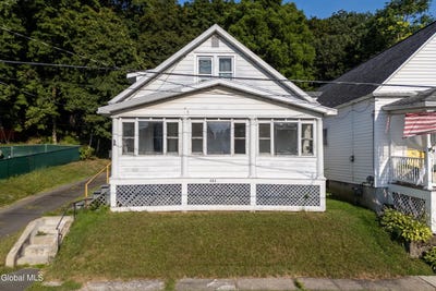 /international/us/484-9th-avenue-troy-ny-110101245006/