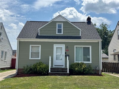 /international/us/5515-thornton-drive-parma-oh-110101435575/