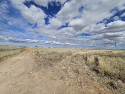 /international/us/bates-road-moriarty-nm-110106849958/