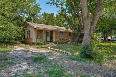 /international/us/238-oakwood-circle-shady-shores-tx-110100870390/