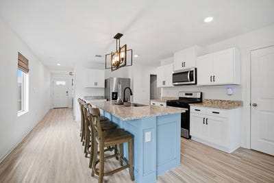 /international/us/12823-catalpa-ave-denham-springs-la-110108357486/