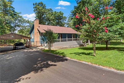 /international/us/1502-greenstreet-drive-traphill-nc-110106841424/