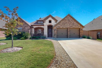 /international/us/160-melbourne-drive-willow-park-tx-110108548039/
