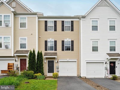 /international/us/408-rumbling-rock-road-hedgesville-wv-110107873102/