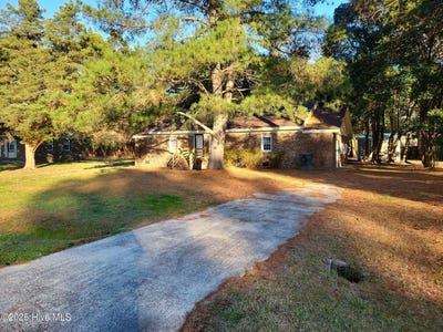 /international/us/557-circle-drive-greenville-nc-110107507809/