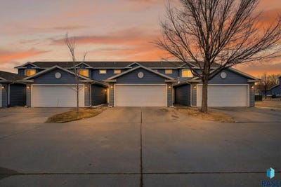 /international/us/1203-n-fir-pl-sioux-falls-sd-110107160312/