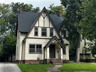 /international/us/3533-cedarbrook-road-university-heights-oh-110119958596/