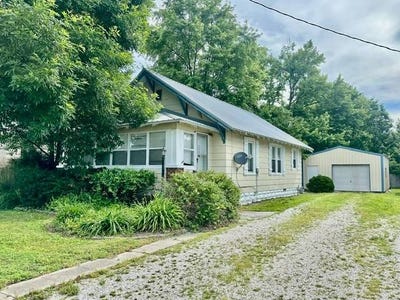 /international/us/1108-n-cross-st-robinson-il-110108394565/