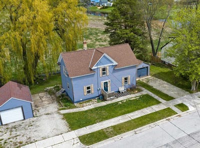 /international/us/1215-navarino-street-algoma-wi-110109012778/