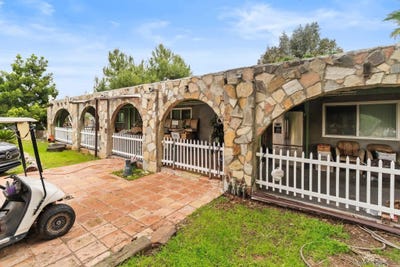 /international/us/30100-valley-center-rd-valley-center-ca-110105804000/