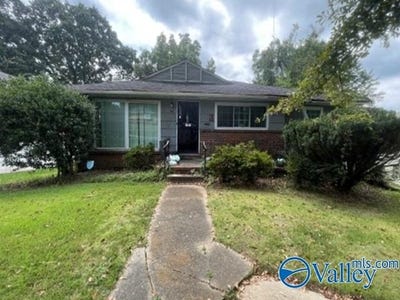 /international/us/1045-50th-street-w-birmingham-al-110120558085/