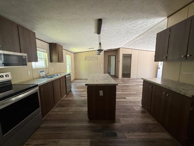 /international/us/56048-blue-creek-road-astor-fl-110099395811/