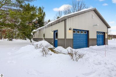 /international/us/11775-country-acres-drive-interlochen-mi-110108845987/