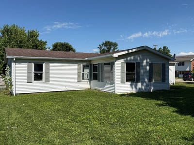 /international/us/802-s-3rd-st-marshall-il-110108919787/