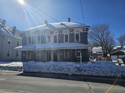 /international/us/516-518-union-st-north-adams-ma-110106720914/
