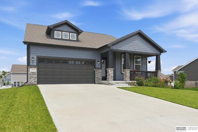 /international/us/7715-s-184th-avenue-omaha-ne-110108552044/