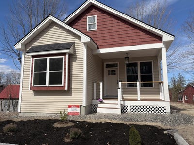 /international/us/18-fowler-street-bridgton-me-110104874951/