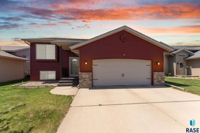 /international/us/4809-s-klein-ave-sioux-falls-sd-110108072985/