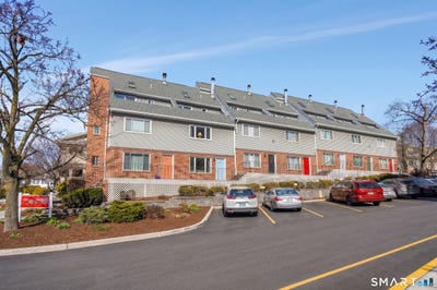 /international/us/61-grove-street-stamford-ct-110107875530/