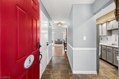 /international/us/8-delaware-ln-branchburg-twp-nj-110110099162/