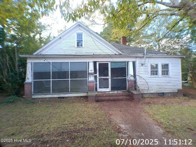 /international/us/409-n-haughton-street-williamston-nc-110103293615/