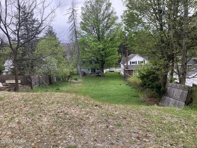 /international/us/highland-street-hawley-pa-110107852445/