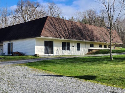 /international/us/1382-carlisle-rd-sprakers-ny-110091603256/