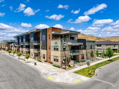 /international/us/4340-e-haystack-st-boise-id-110100420117/