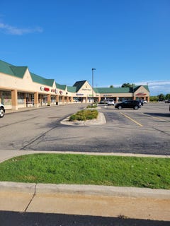 /international/us/12659-riley-street-holland-mi-110106314848/