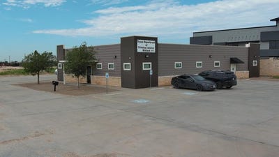 /international/us/3900-e-hwy-158-midland-tx-110101029936/